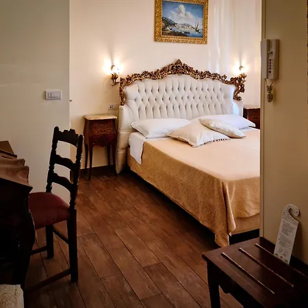 Joan's Heritage Bed & Breakfast